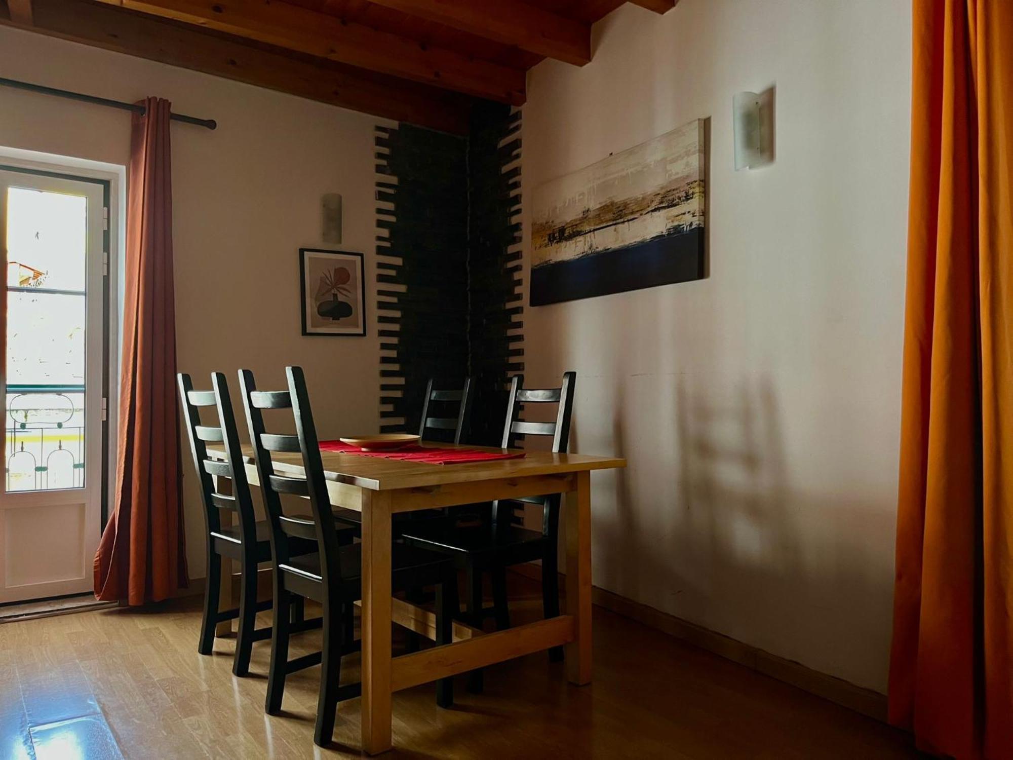 2 Bedroom, 2 Bathroom Apartment - Travessa Da Madalena Лісабон Екстер'єр фото