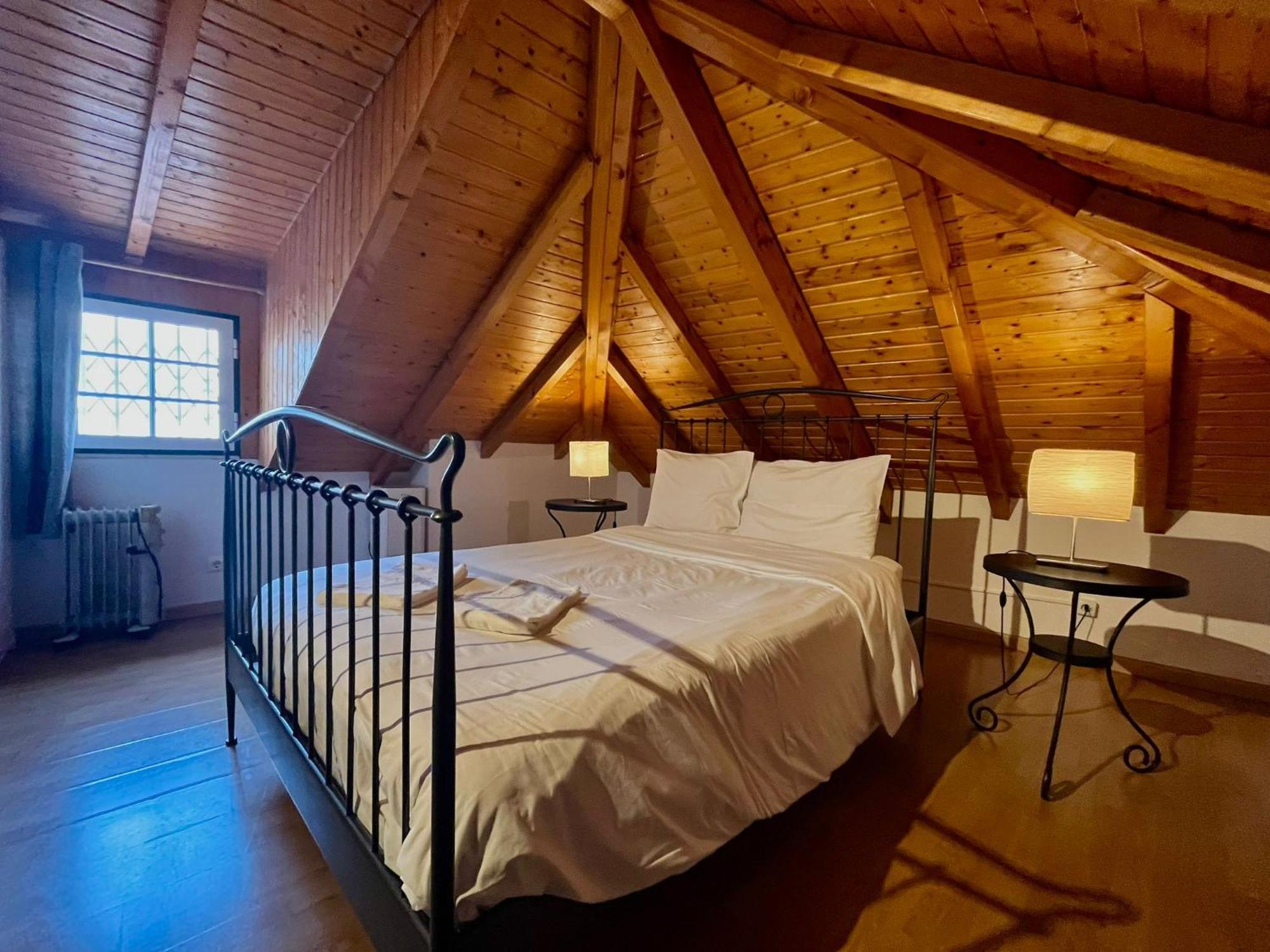 2 Bedroom, 2 Bathroom Apartment - Travessa Da Madalena Лісабон Екстер'єр фото