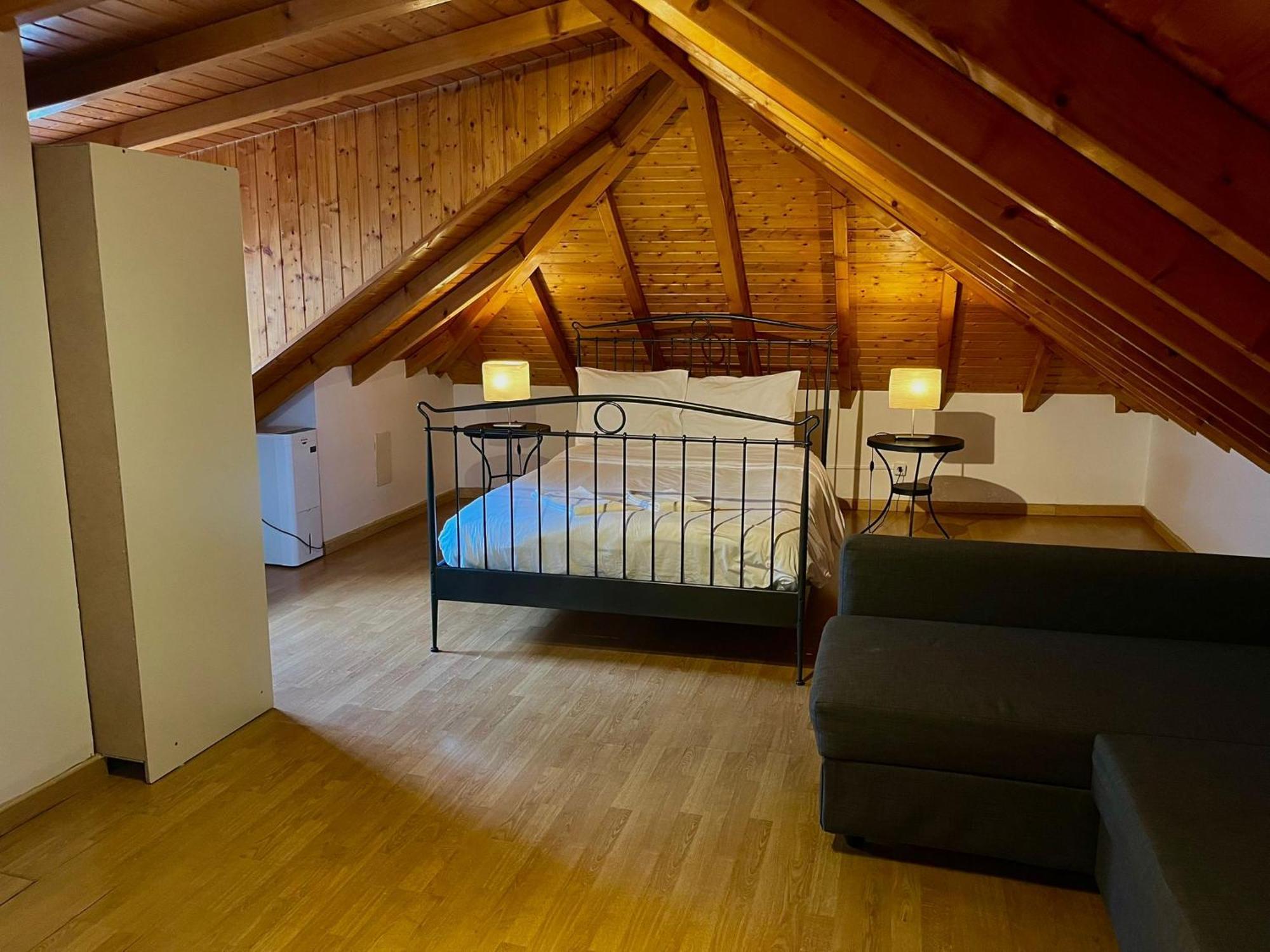 2 Bedroom, 2 Bathroom Apartment - Travessa Da Madalena Лісабон Екстер'єр фото
