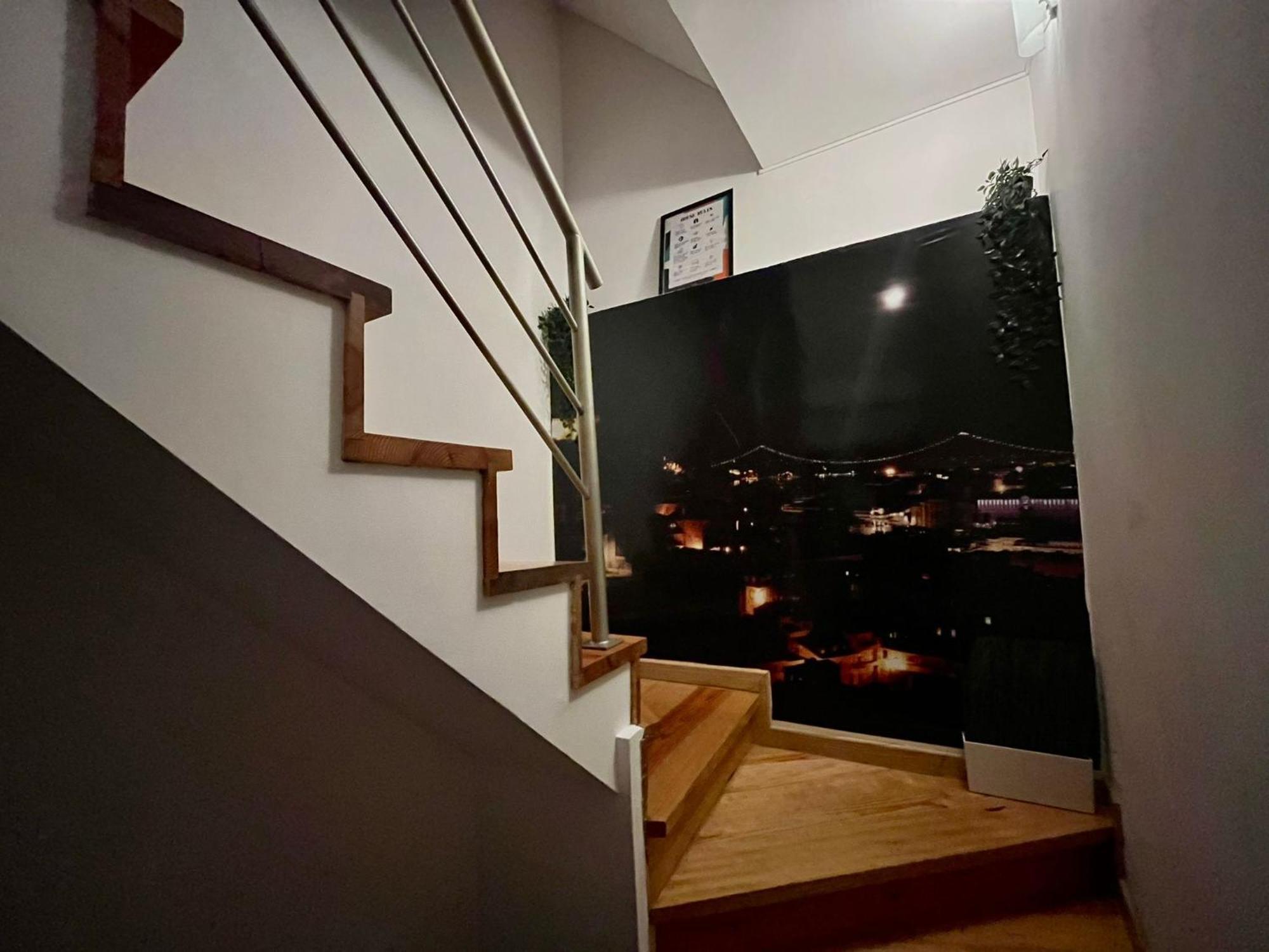 2 Bedroom, 2 Bathroom Apartment - Travessa Da Madalena Лісабон Екстер'єр фото