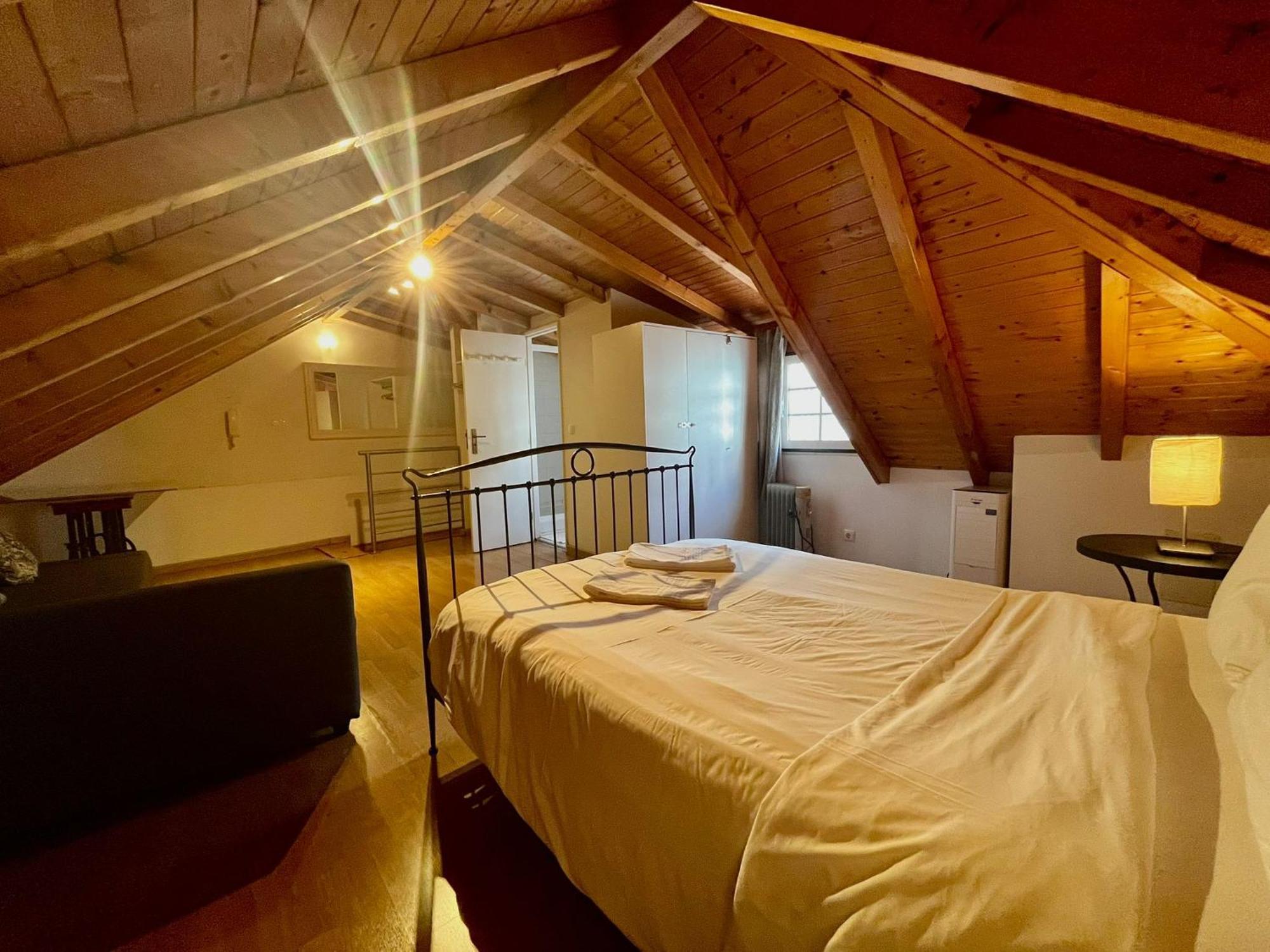 2 Bedroom, 2 Bathroom Apartment - Travessa Da Madalena Лісабон Екстер'єр фото